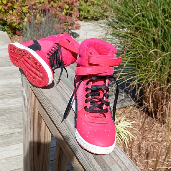 Puma Womens SIZE 8 Sneakers in Vibrant Pink and Black W/ Wedge Great Condition - Picture 6 of 12